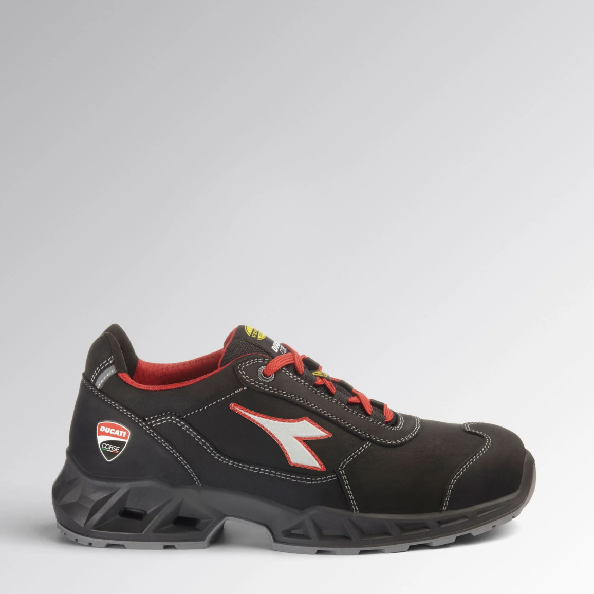 Diadora SHARK ENGINE LOW S3S FO SR ESD - Colore: NERO/ROSSO